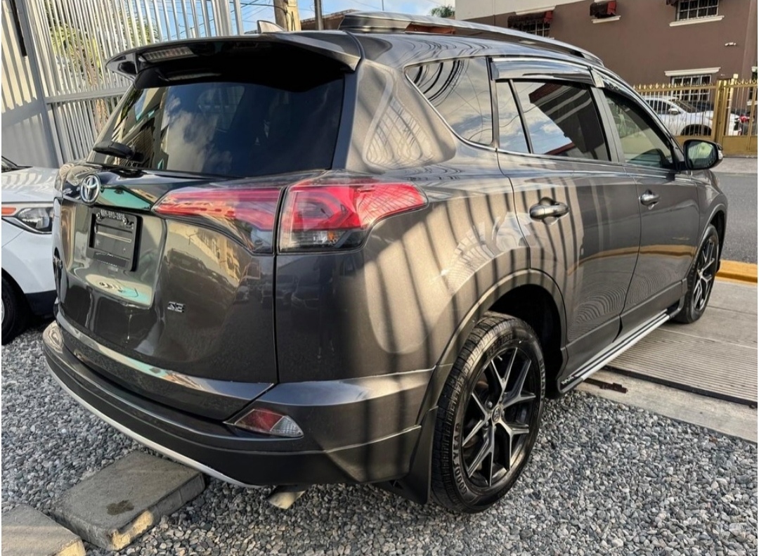 jeepetas y camionetas - 2018 Toyota Rav4 SE FULL  3