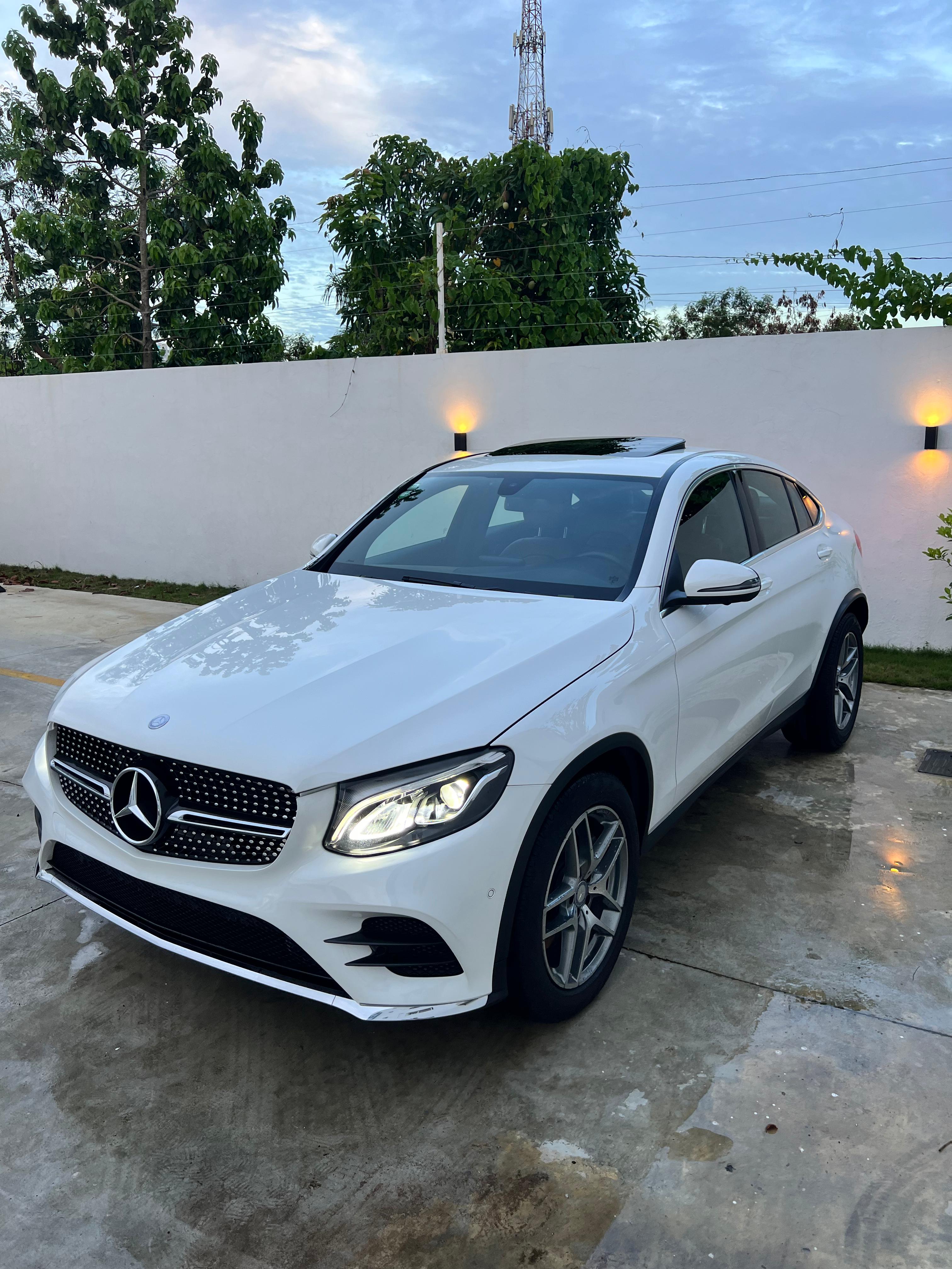 jeepetas y camionetas - Mercedes Benz GLC250 2017 0