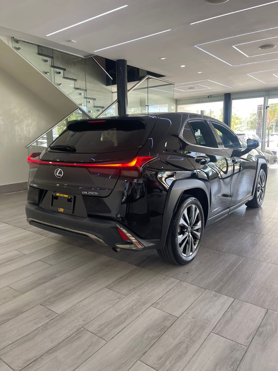 jeepetas y camionetas - Lexus UX250  2022 impecable  3