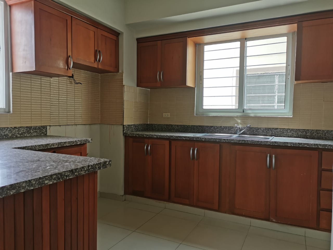 apartamentos - Vendo excelente  apto en el sector el Cacique  4