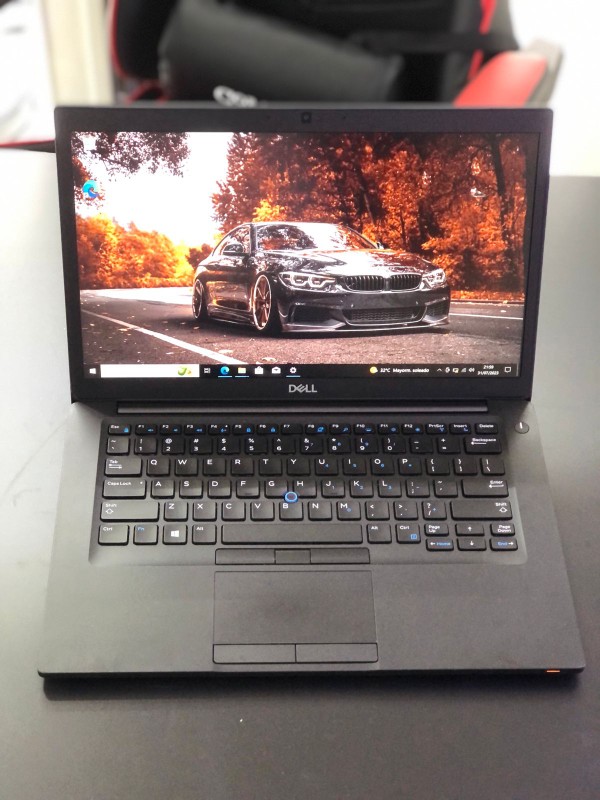 computadoras y laptops - Laptop Dell latitude 7480 Intel core i5 8va generación 4ram 512gb Disco 0