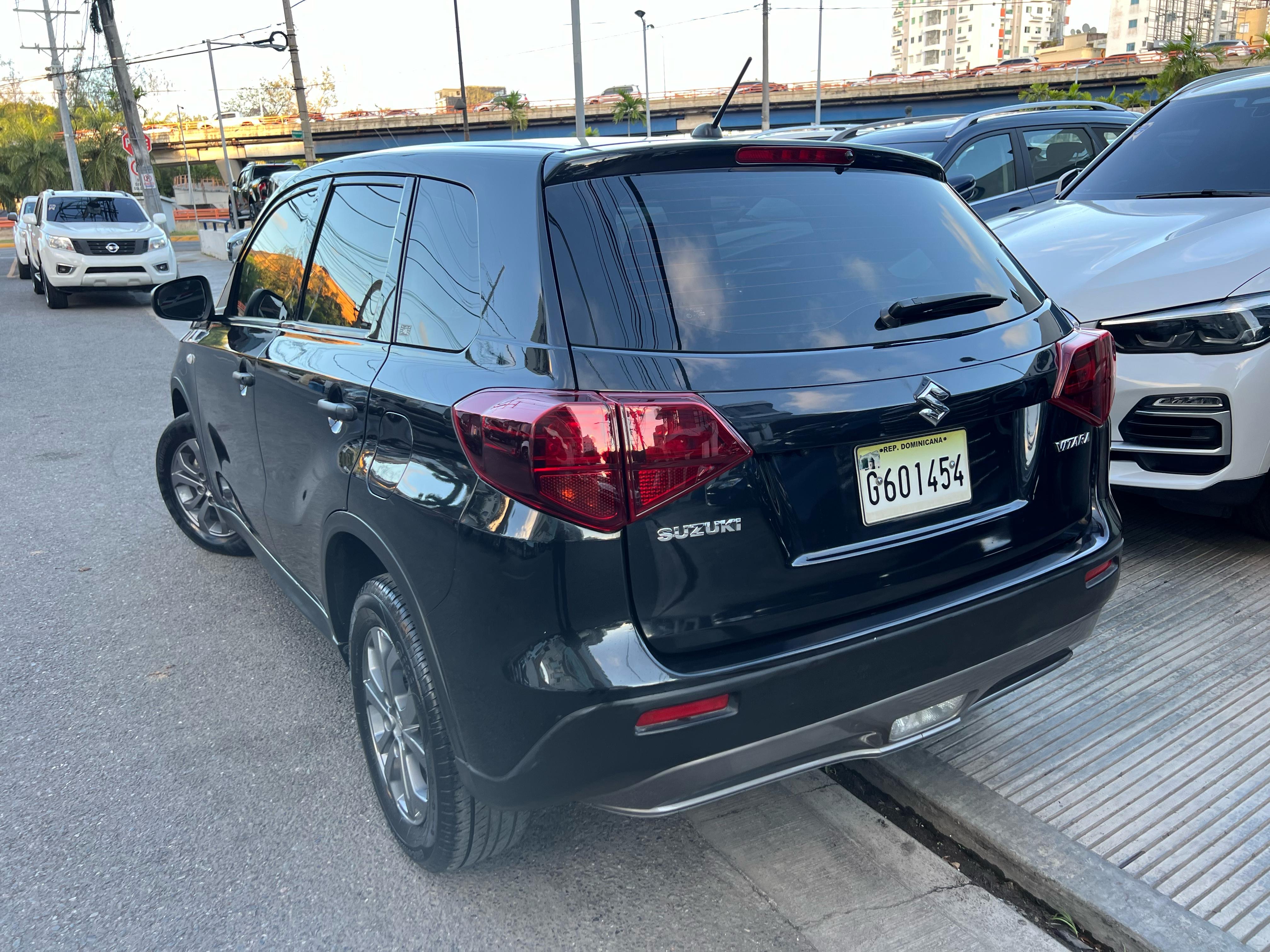 jeepetas y camionetas - Suzuki Vitara GL 2023 EXCELENTES CONDICIONES 4