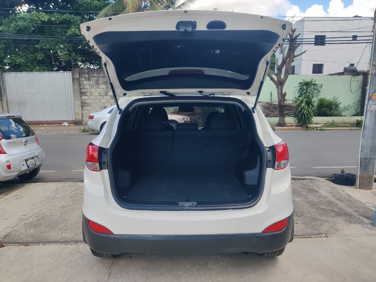 jeepetas y camionetas - HYUNDAI TUCSON SE 2014 3