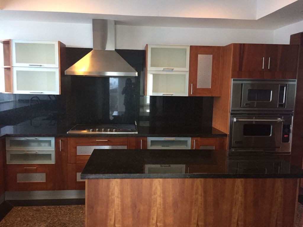 apartamentos - Vendo Esperilla piso 19 tres hab con baño tres par 6