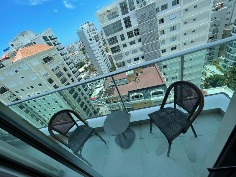 apartamentos - En renta piso alto en piantini