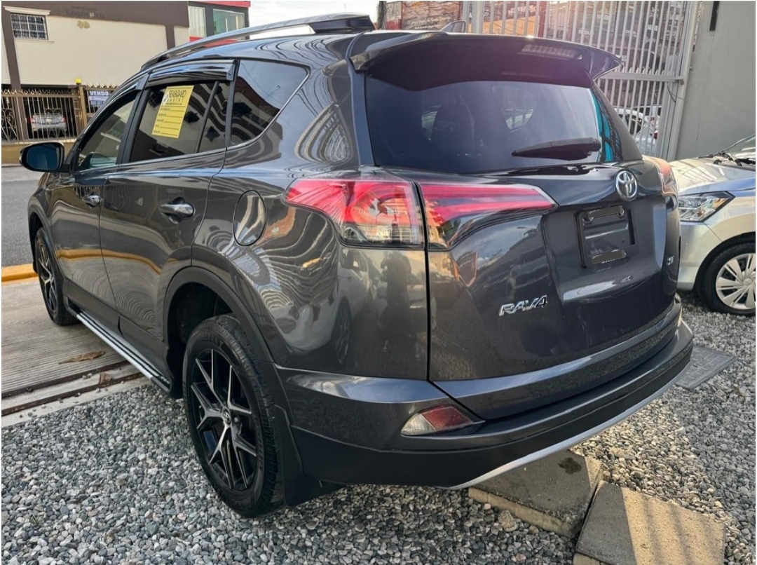 jeepetas y camionetas - 2018 Toyota Rav4 SE FULL  4