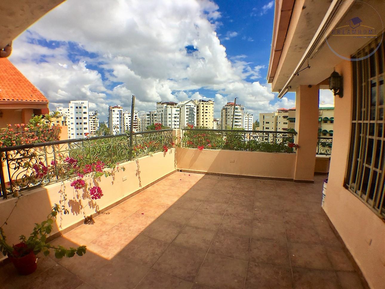 penthouses - PentHouse en Venta con Vista Área Verde en Naco ID 2157 1