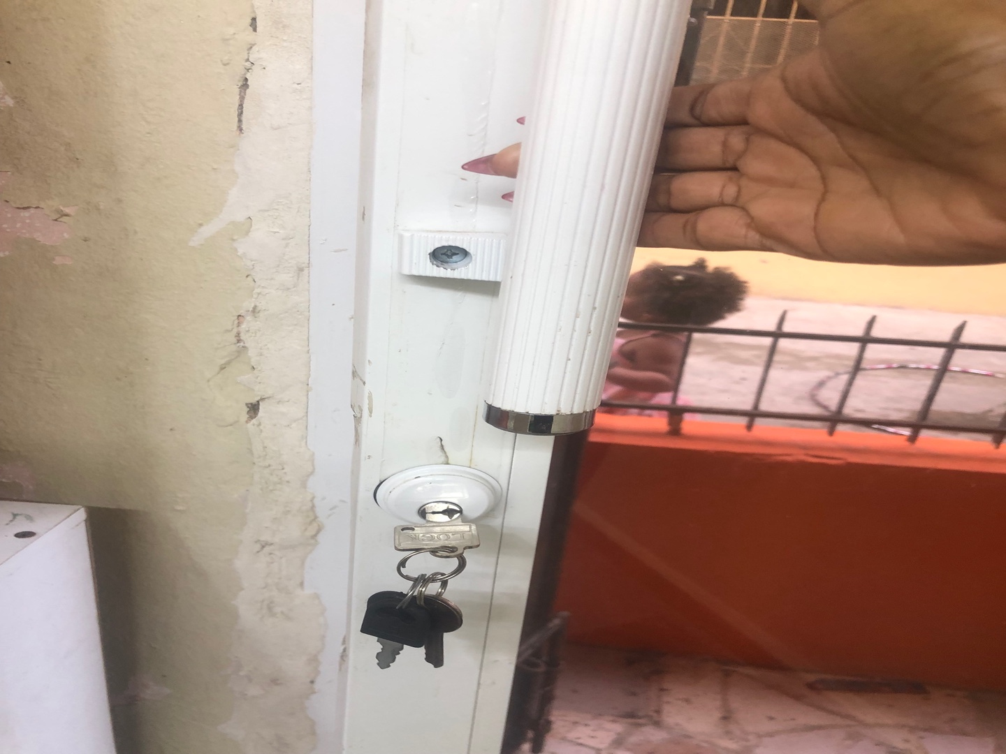 decoración y accesorios - Se vende puerta de cristal usada como nueva  3