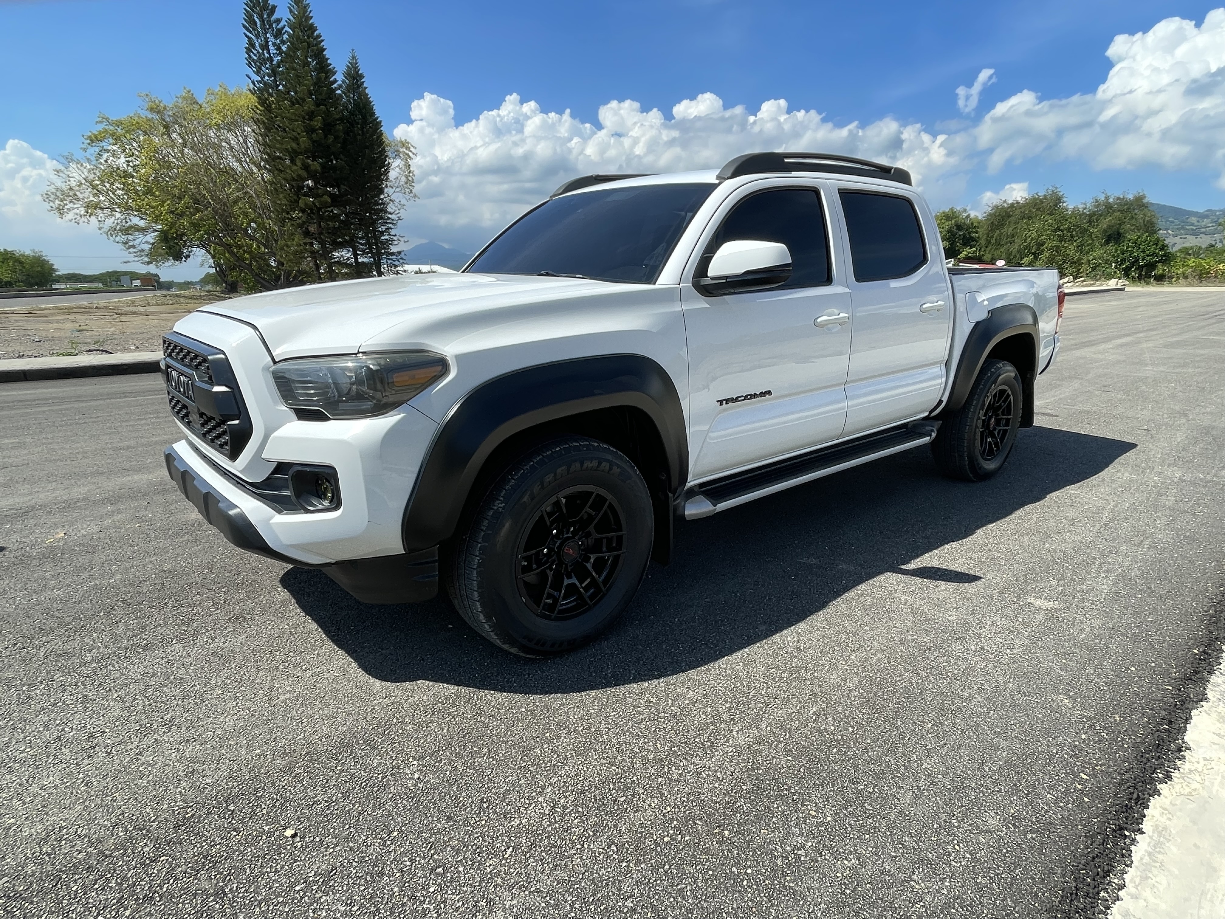 jeepetas y camionetas - TOYOTA TACOMA 2018 NUEVA  4