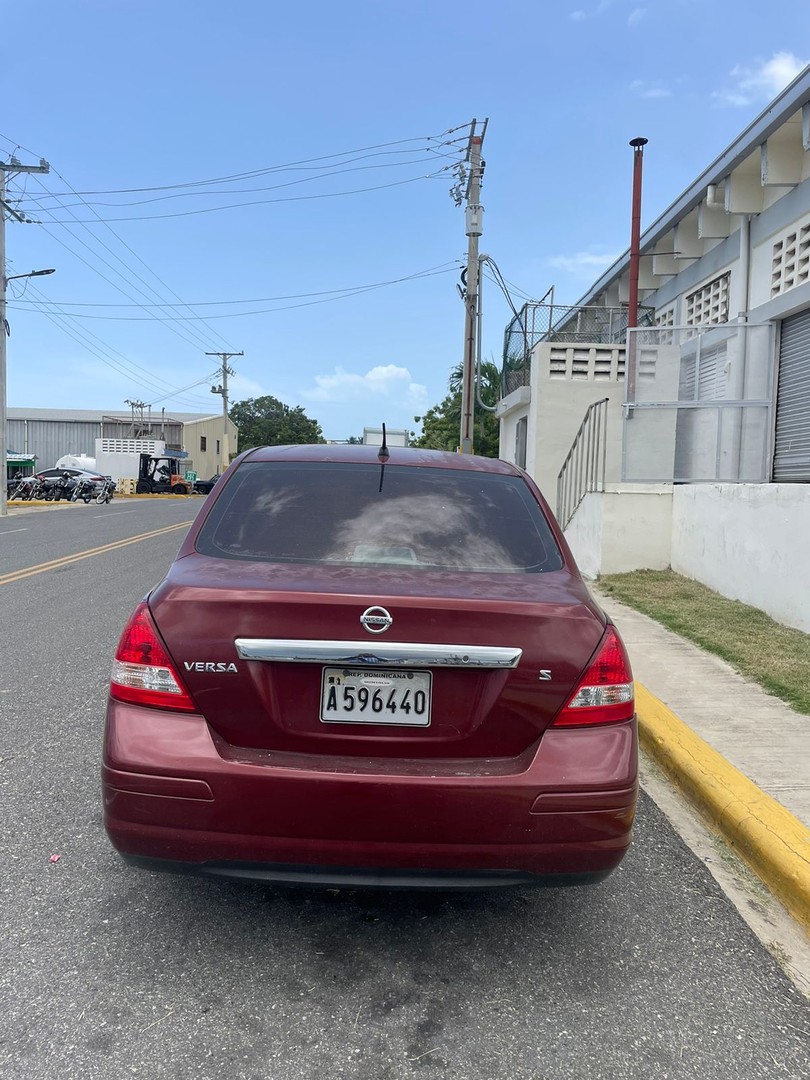 carros - Nissan versa 2007