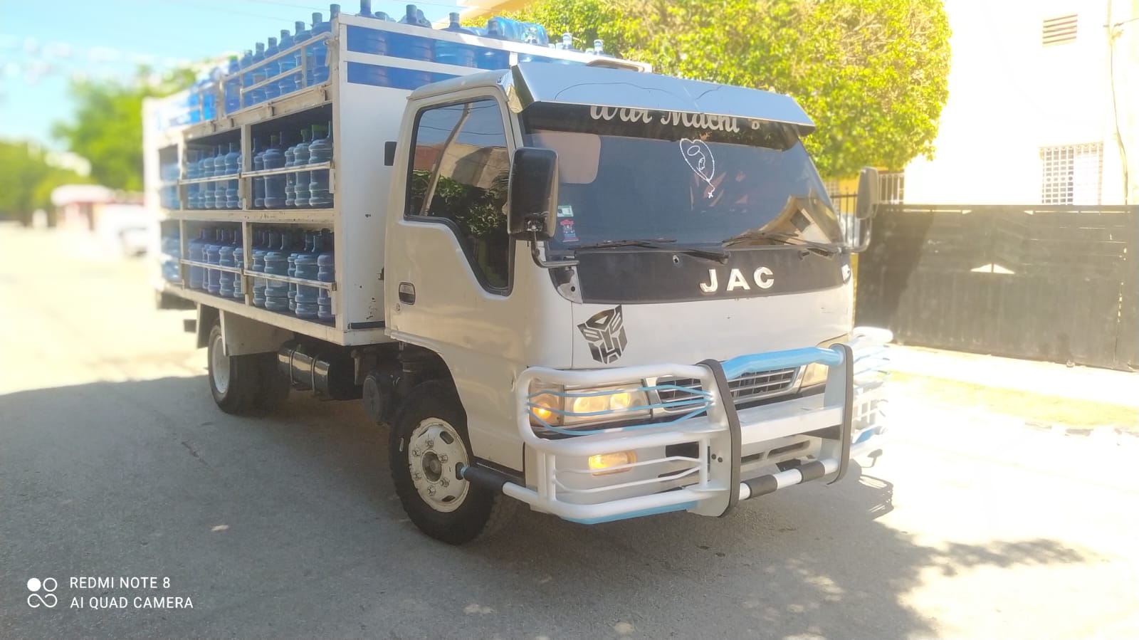 jeepetas y camionetas - camión JAC 2012 motor ISUZU Agua Botellones 