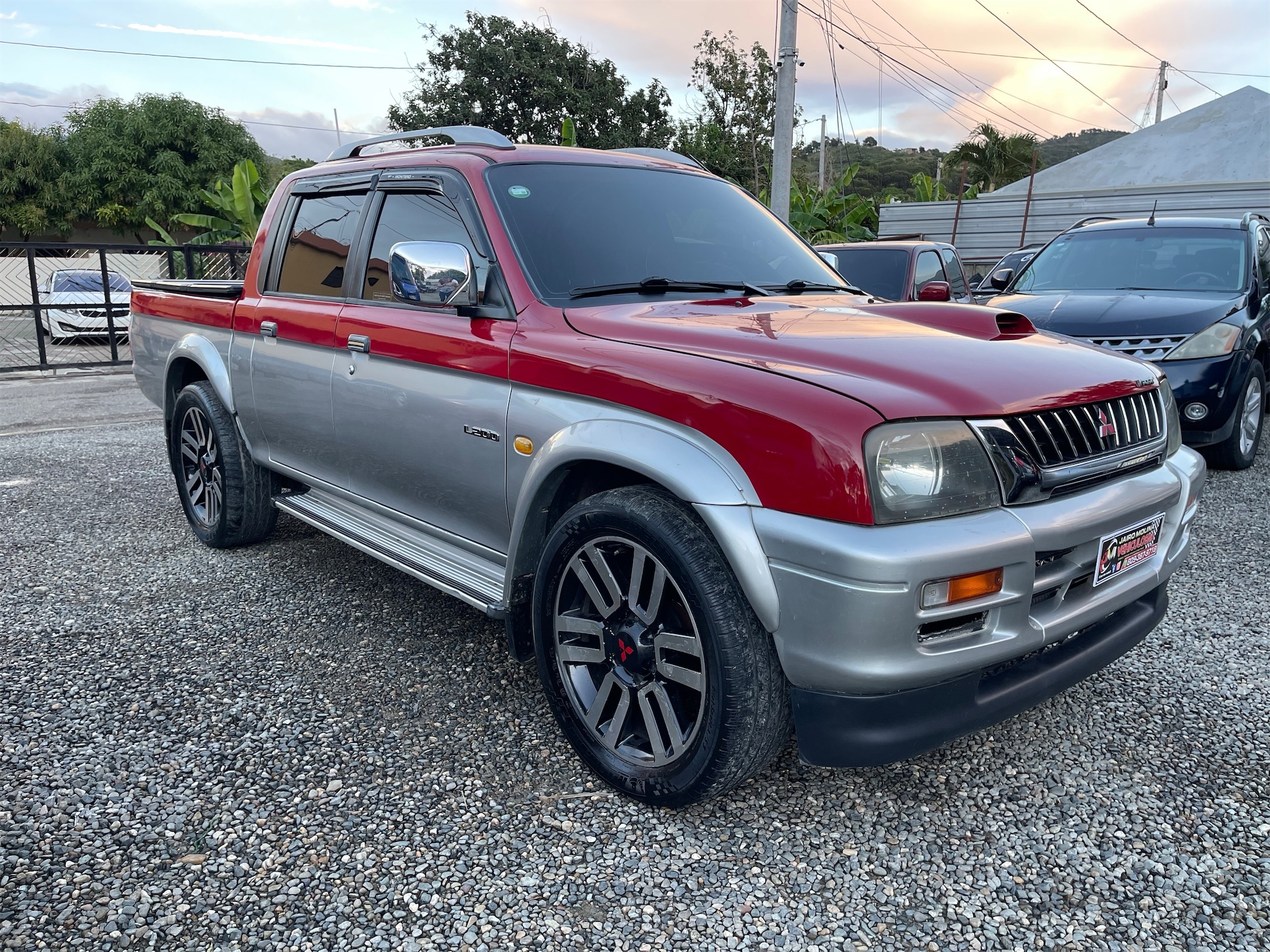 jeepetas y camionetas - Mitsubishi L200    2001