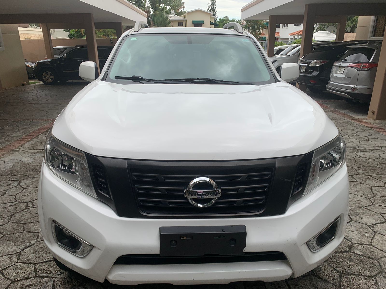 jeepetas y camionetas - Nissan Frontier 2018 impecable  3