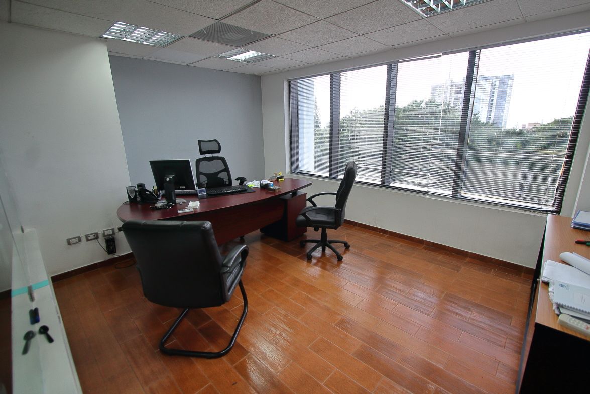 oficinas y locales comerciales - Local Oficinas en 3er piso Plaza Central (Segundo Nivel) 9