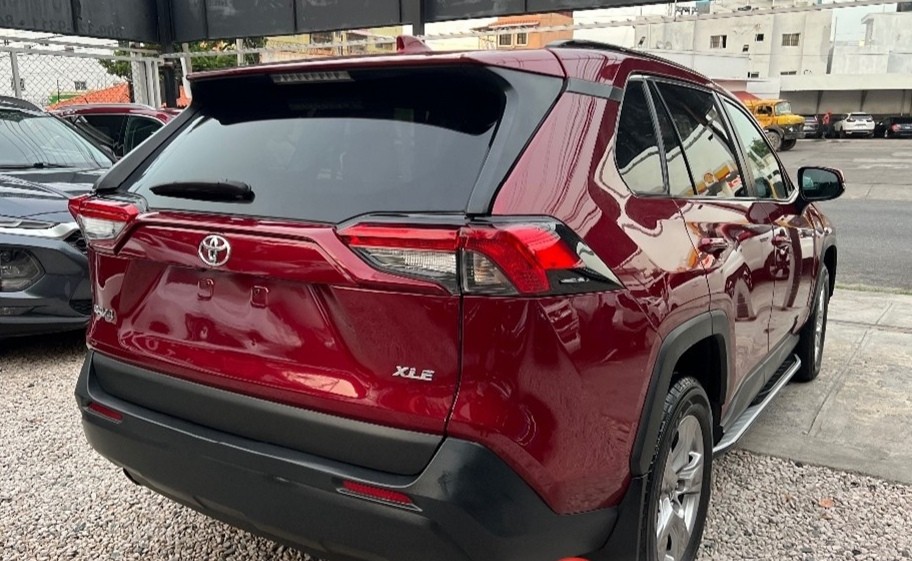 jeepetas y camionetas - 2021 Toyota Rav4 XLE  5