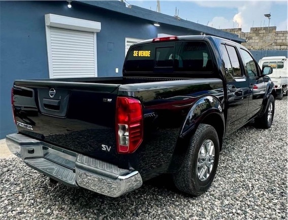 jeepetas y camionetas - Nissan Frontier SV 4x2 Doble Cabina 2019 0