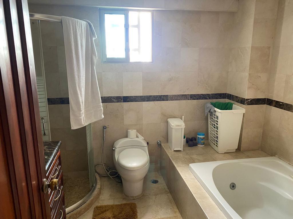 apartamentos - Excelente apartamento en Torre de Santo Domingo, próximo Av. Anacaona  7