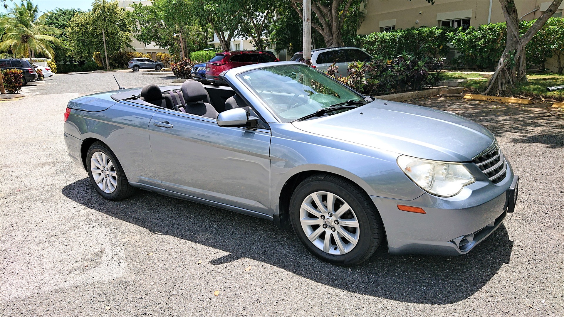 carros - VENDO CHRYSLER SEBRING CONVERTIBLE TOURING, año 2010, 6 cilindros, 2700 Hp/cc 5