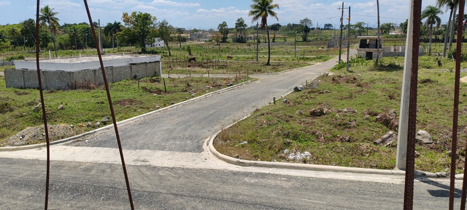 solares y terrenos - gran variedad de solares con titulo y facilidades de  pago en santo domingo 2