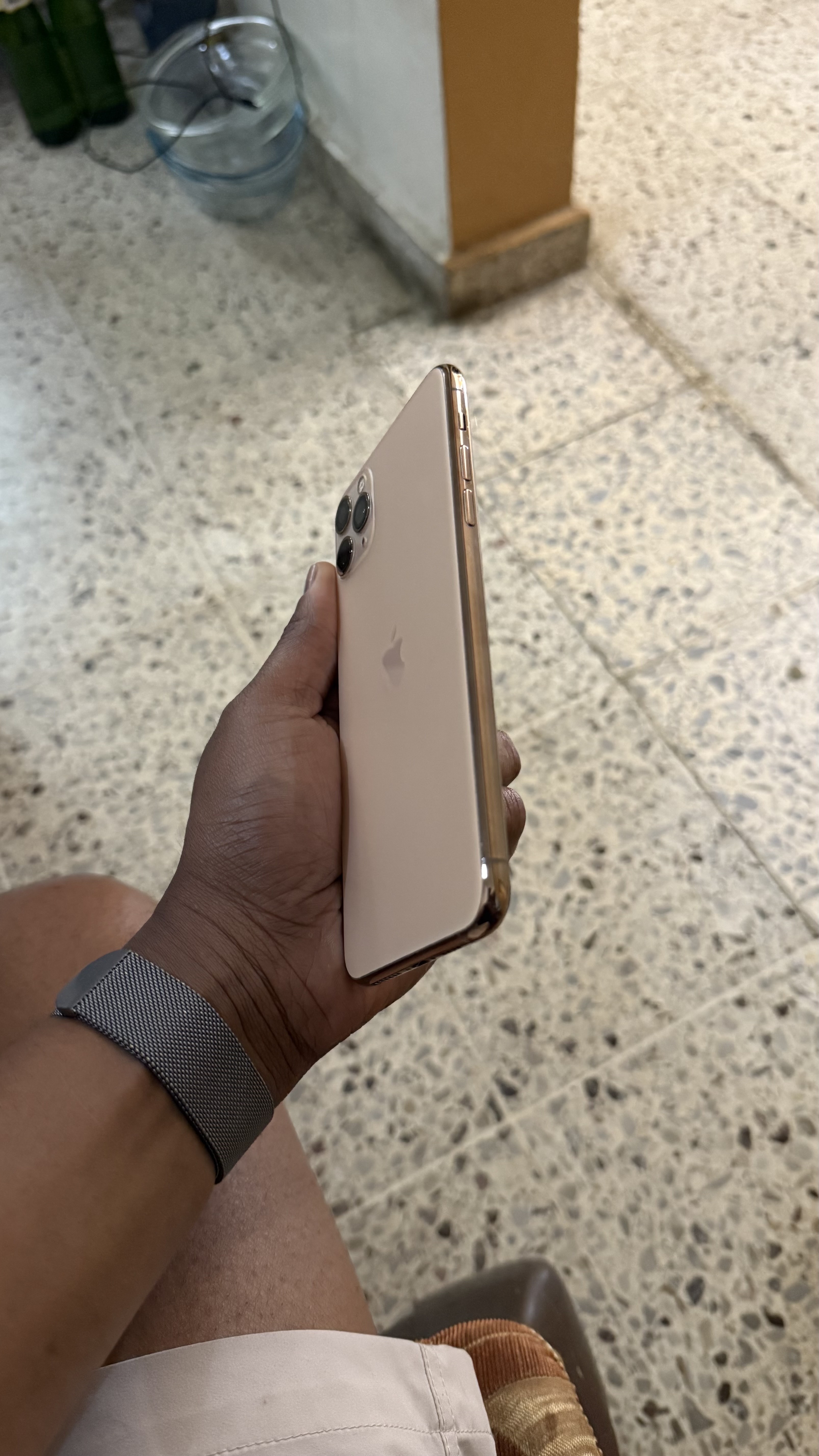 otros electronicos - vendo este Iphone 11pro max 512GB como nuevo nunca ha sido reparado ni abierto 1