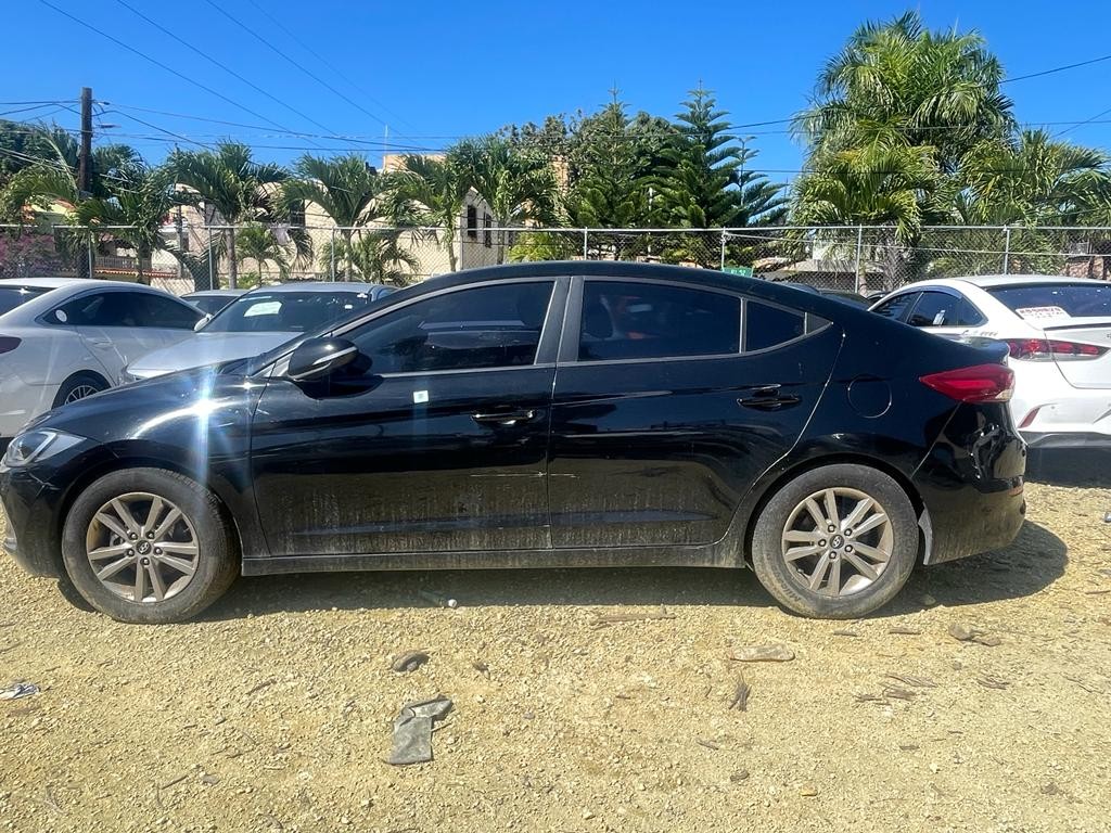 carros - HYUNDAI AVANTE 2019 NEGRO 6