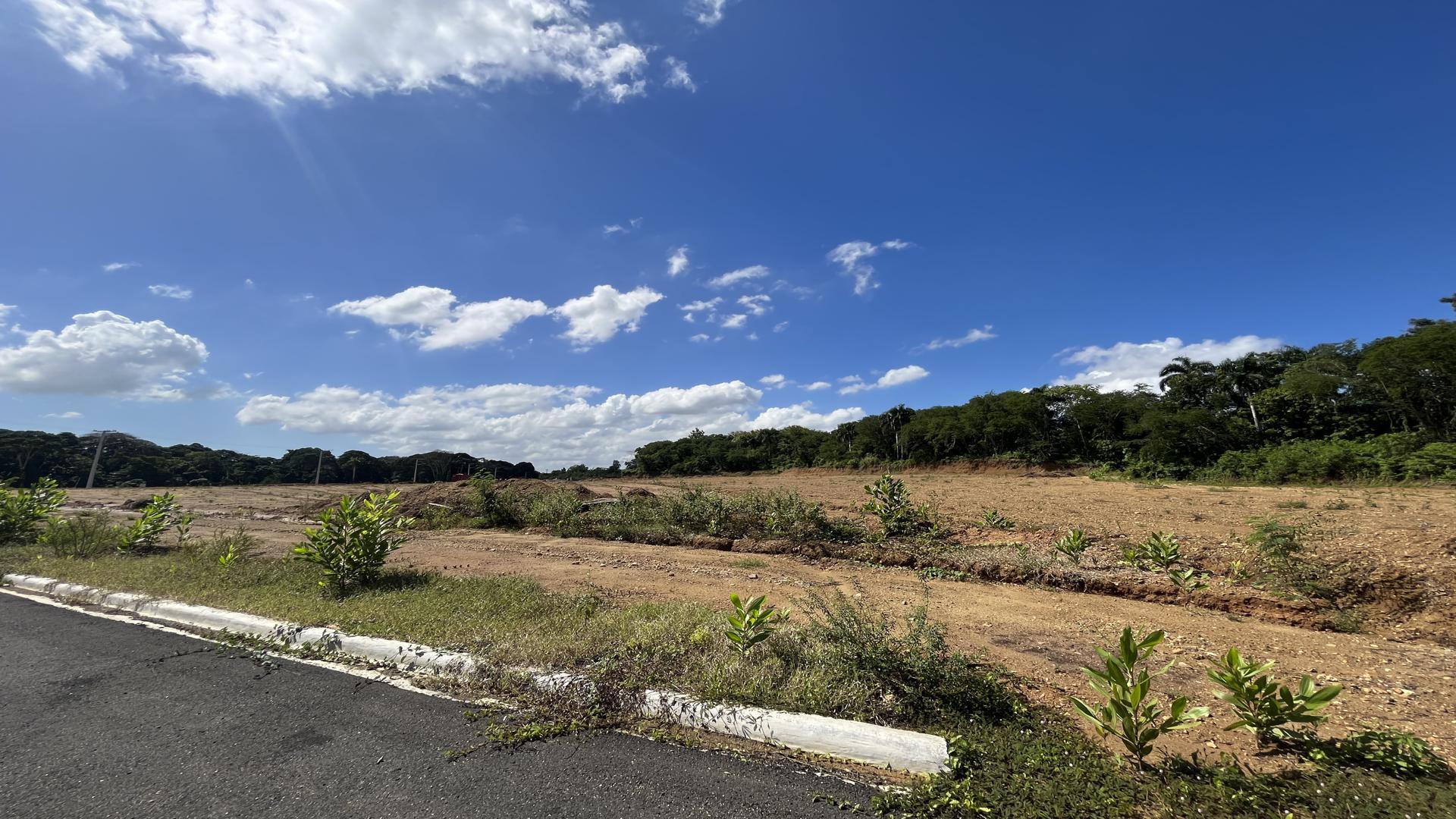 solares y terrenos - Terreno en Venta en Santo Domingo 9