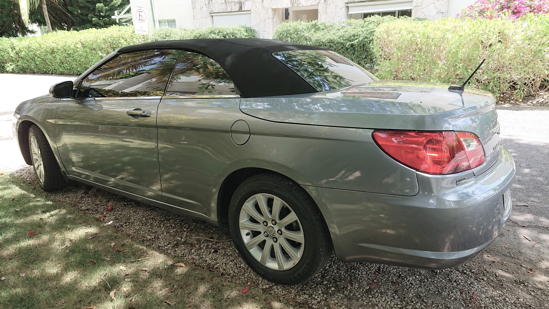 carros - VENDO CHRYSLER SEBRING CONVERTIBLE TOURING, año 2010, 6 cilindros, 2700 Hp/cc 3