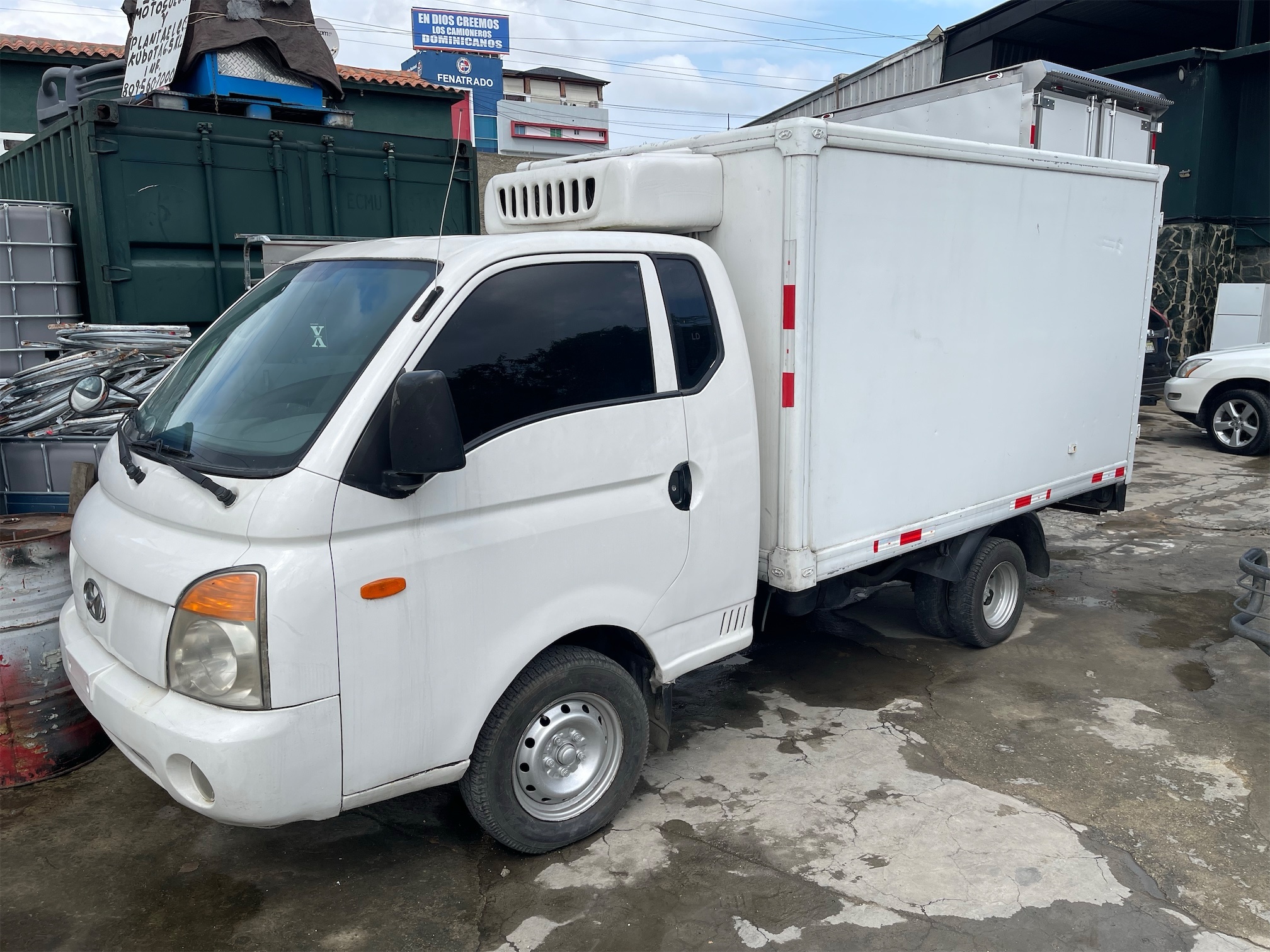 camiones y vehiculos pesados - SE VENDE CAMIÓN CON FURGÓN FRIGORÍFICO. 4