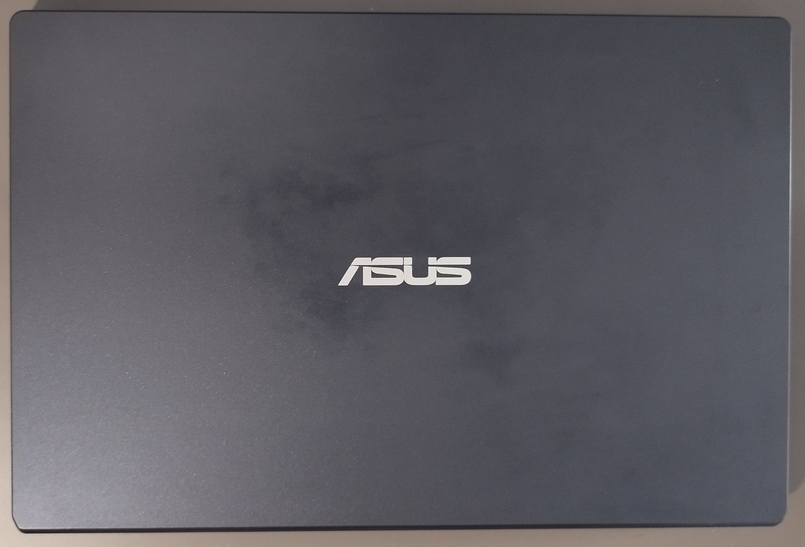 computadoras y laptops - Laptop Asus L410MA-DB04 128GB Disco 4GB RAM en excelentes condiciones!