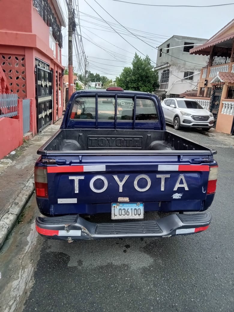 jeepetas y camionetas - Toyota Hilux 4