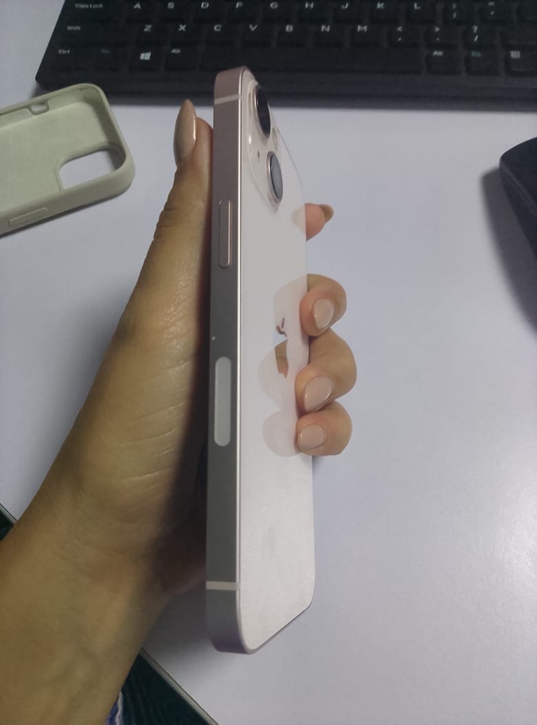 celulares y tabletas - iPhone 13 rodado como nuevo de 256GB 3