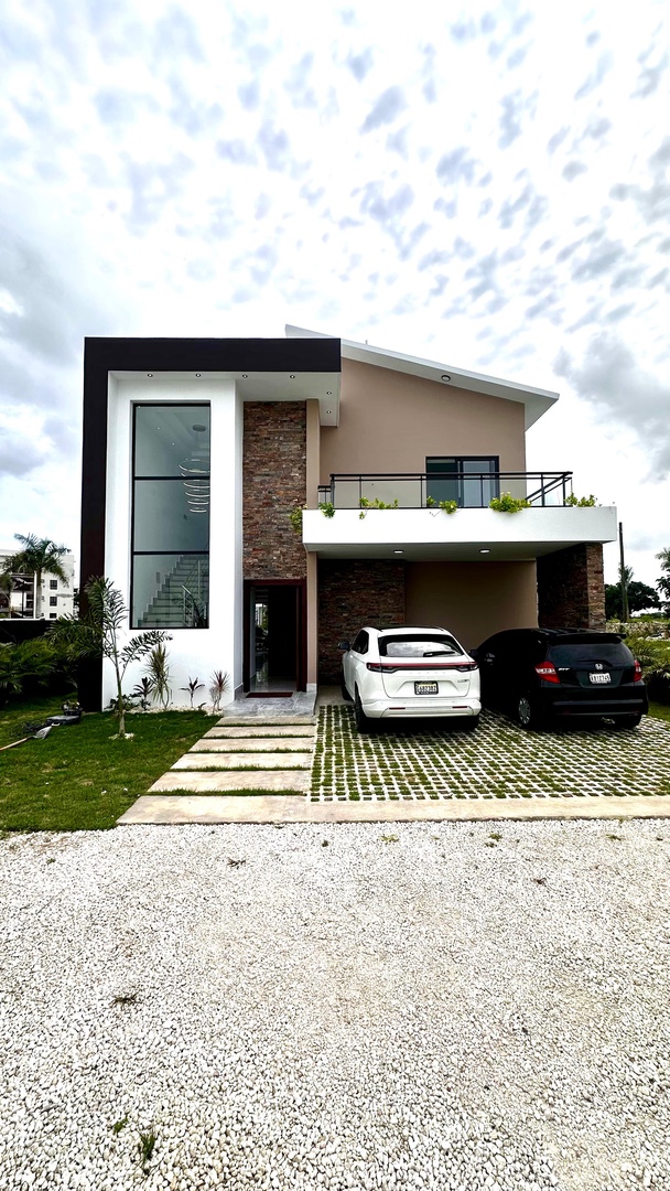 casas vacacionales y villas - Villas en Punta Cana de 4 habitaciones + servicio.