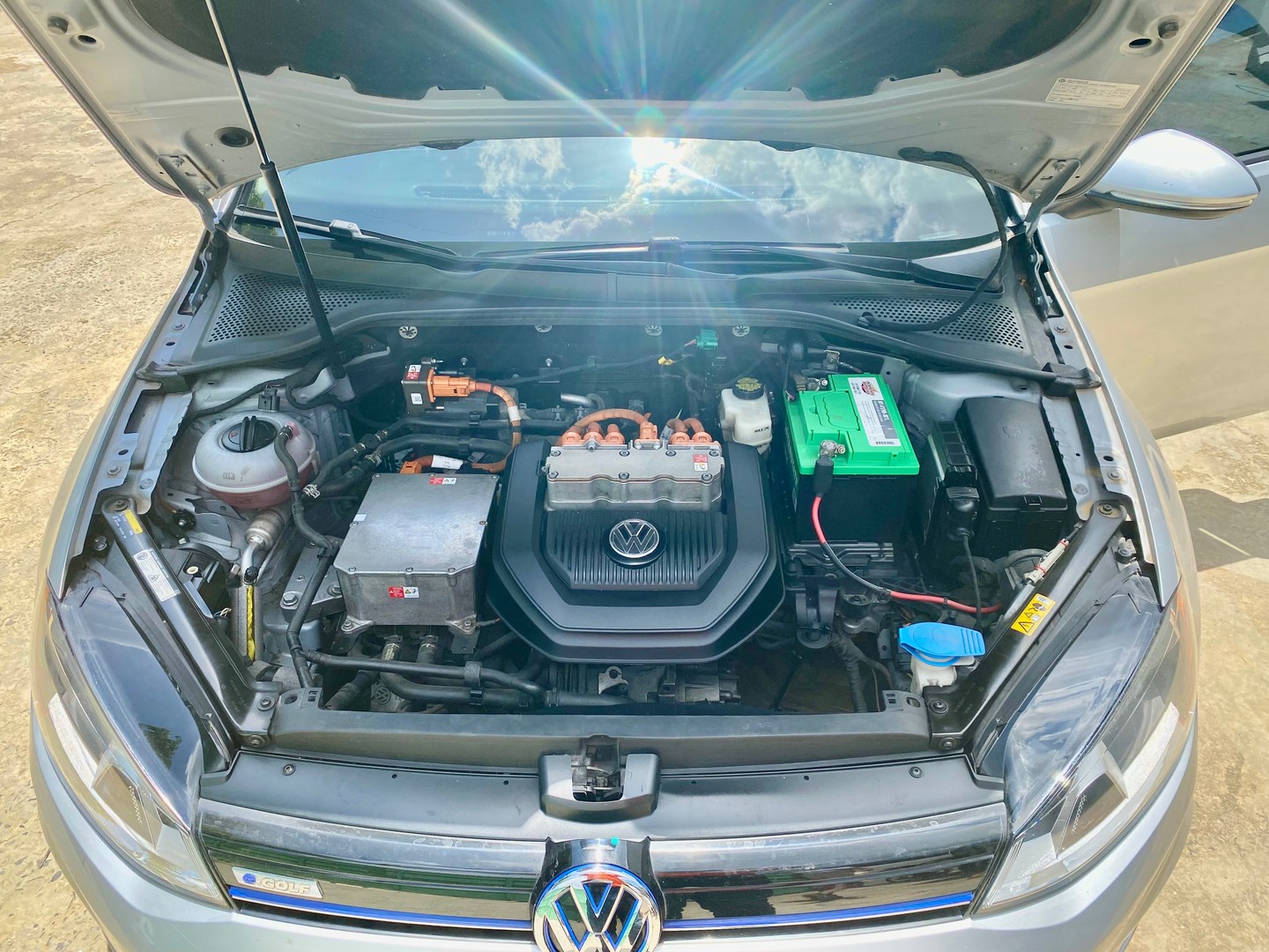 carros - Vendo Carro Volkswagen e-Golf -2016 Electrico 9
