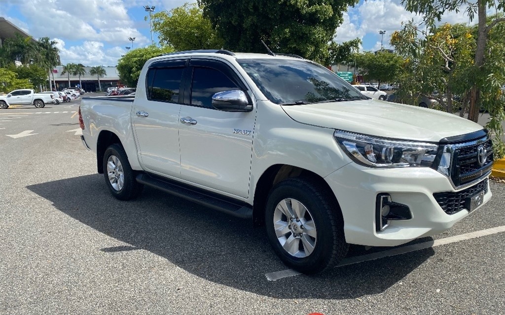 jeepetas y camionetas - 2020 Toyota Hilux SRV  6