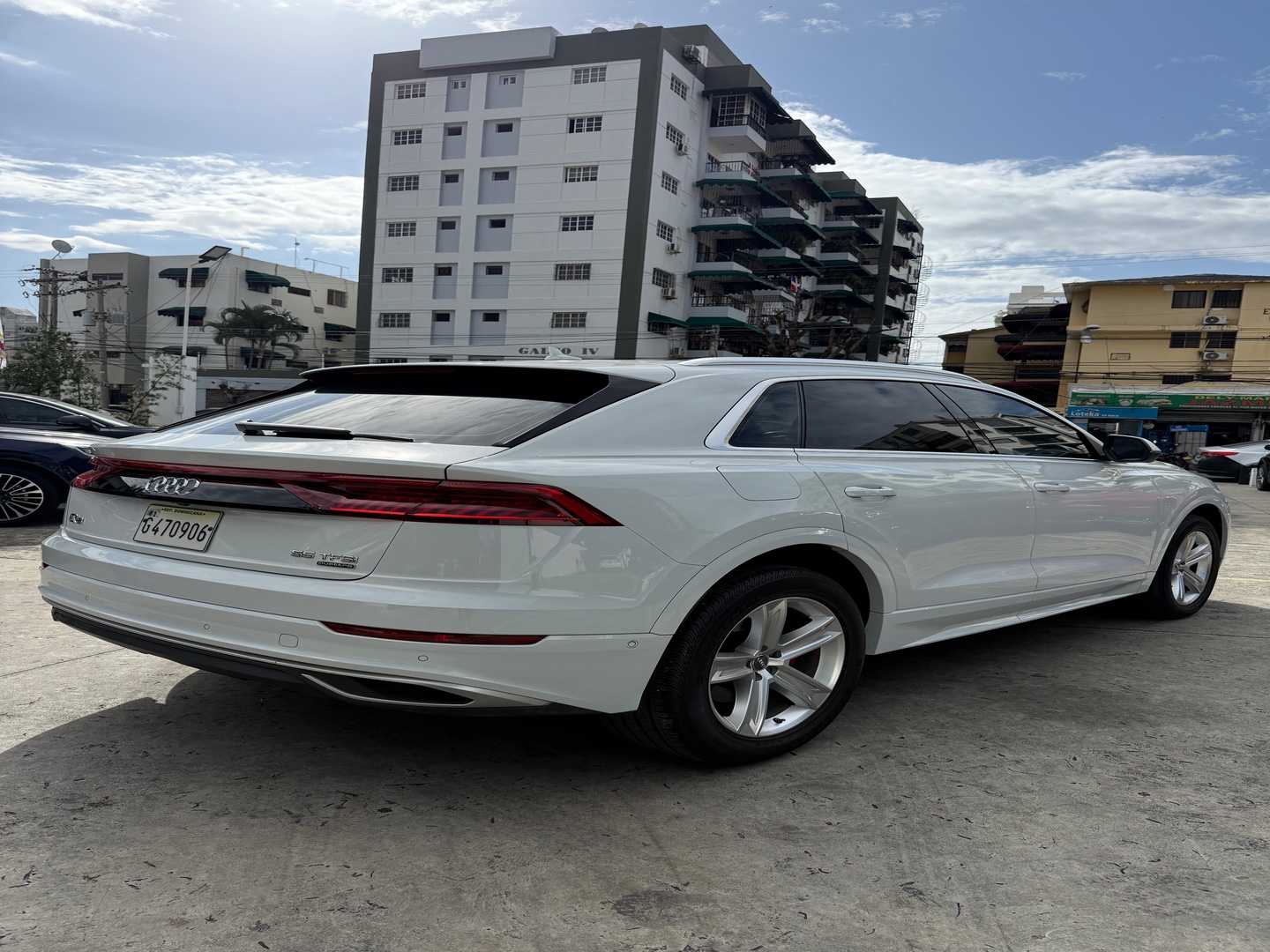 jeepetas y camionetas - Audi Q8 S-line 2019 como Nueva!!! 3