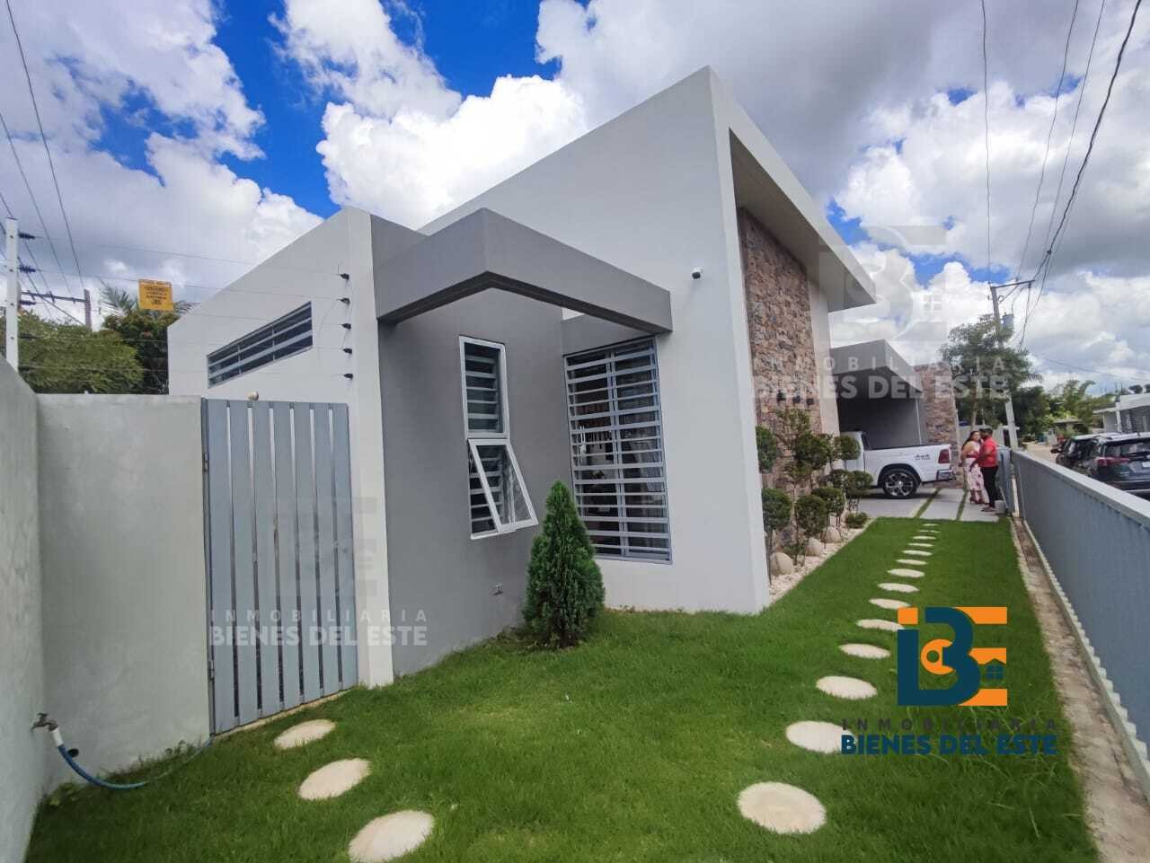 casas - Vendo Moderna Casa Con Finos Espacios y los Más altos Estándares de Lujo y Calid 0