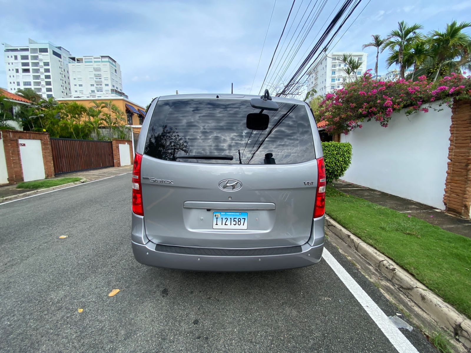 jeepetas y camionetas - hiunday starex 2018 1