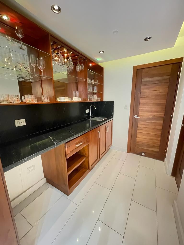 apartamentos - APARTAMENTO EN VENTA EN LOS CACICAZGOS CLASICO AVENIDA ANACAONA  2