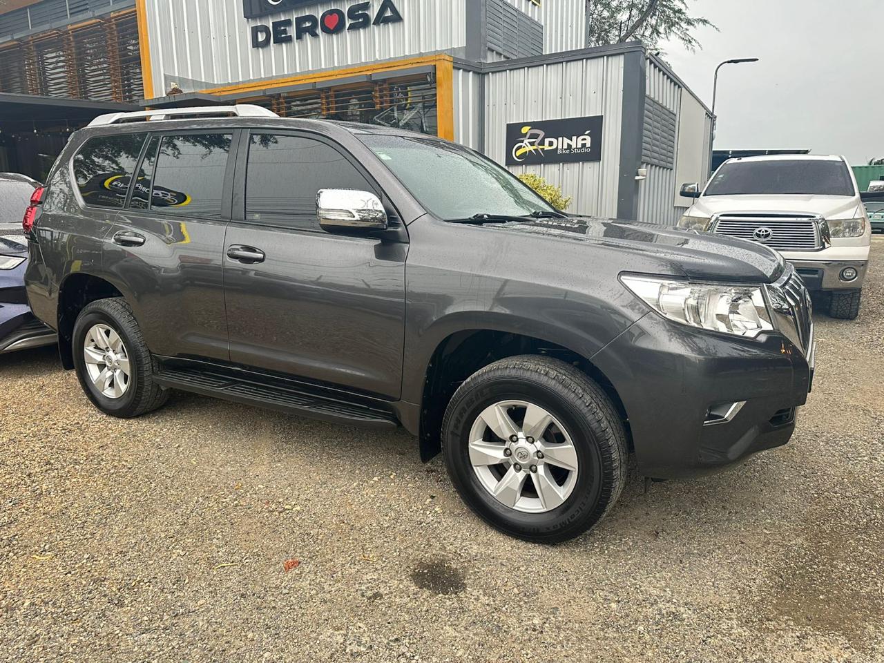 jeepetas y camionetas - Toyota land cruicer prado txl 2019 4