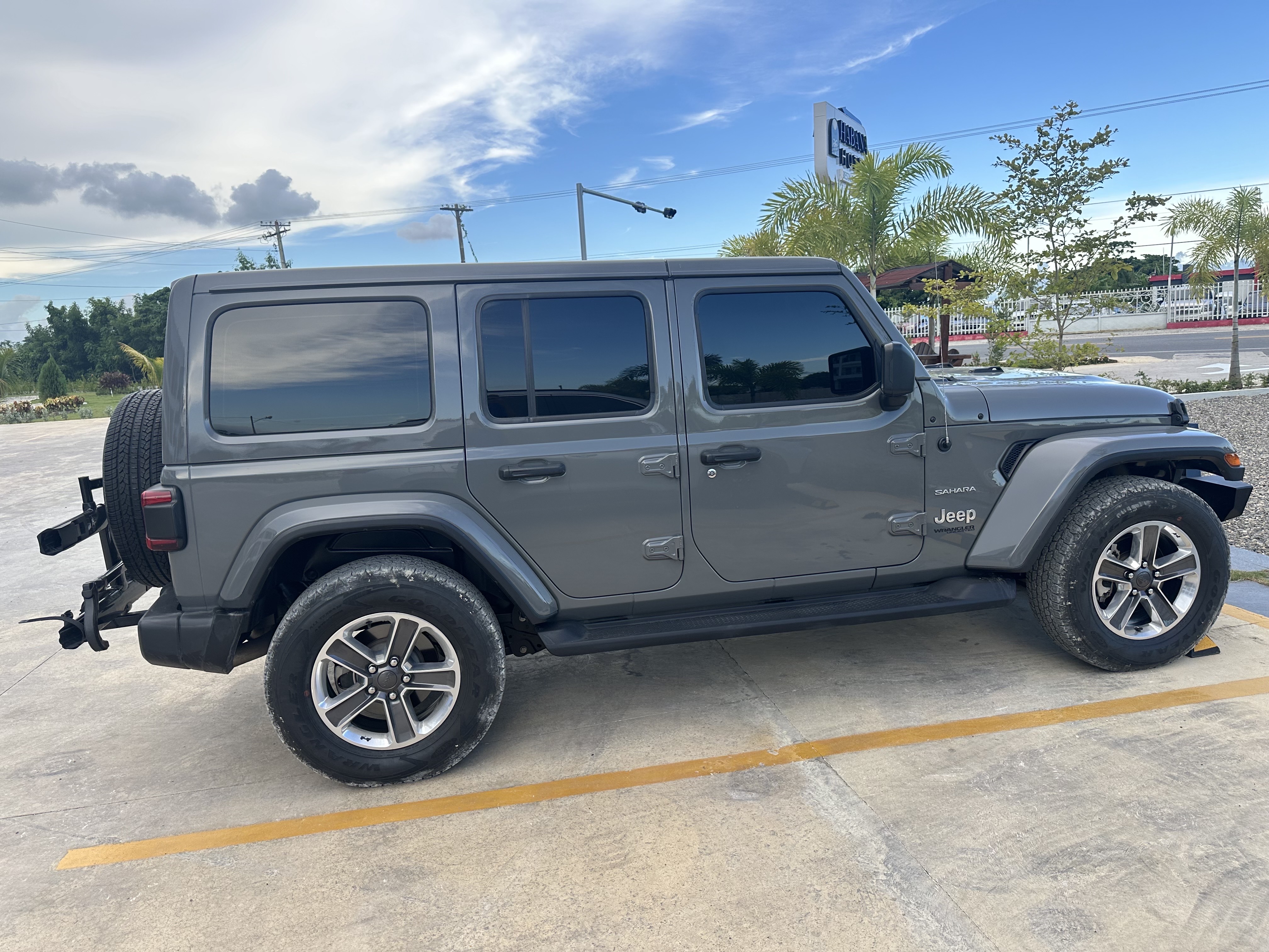 jeepetas y camionetas - 2021 Jeep Wrangler Unlimited Sahara Sport Utility 4DInf [hidden information] 1