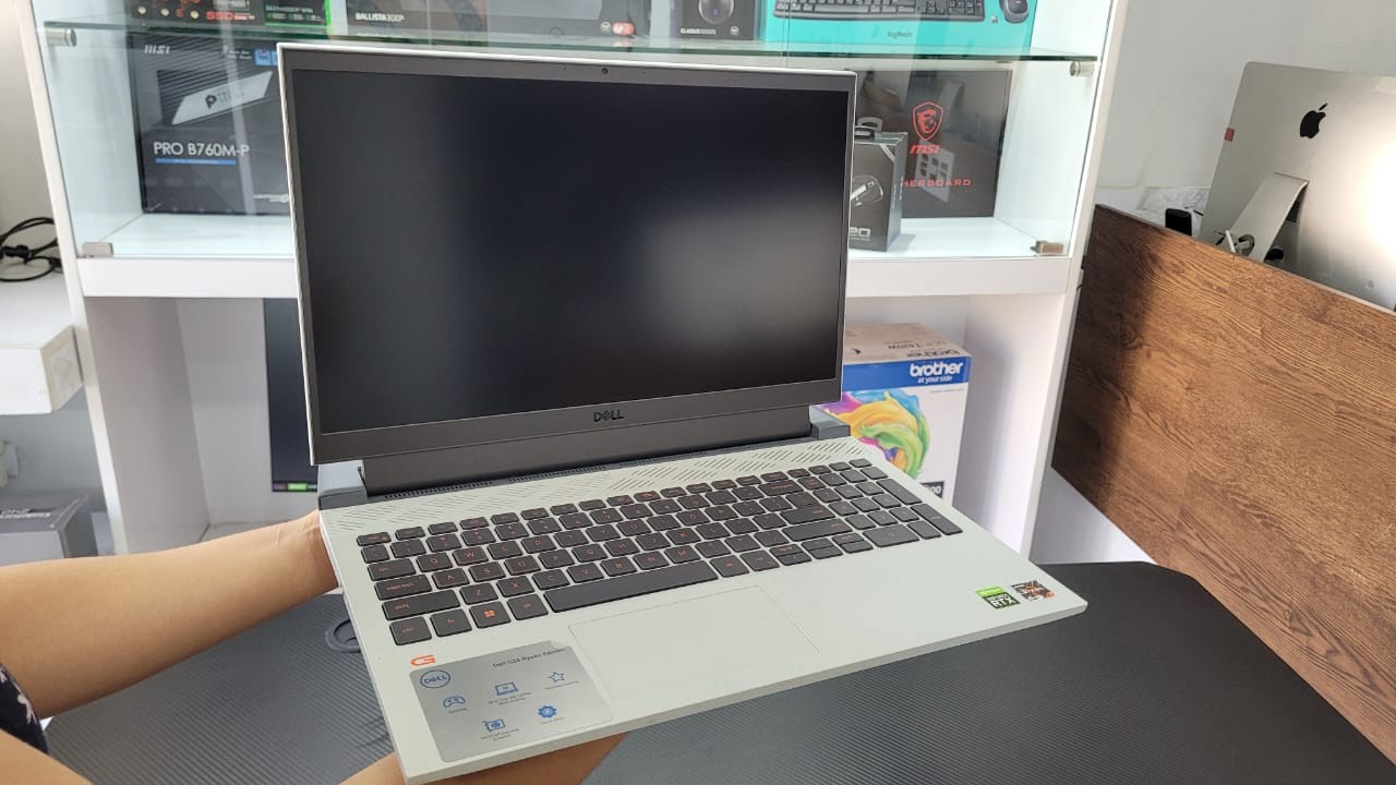 computadoras y laptops - LAPTOP DELL G15 ADM RYZEN 7 5800H 16GB RAM 3
