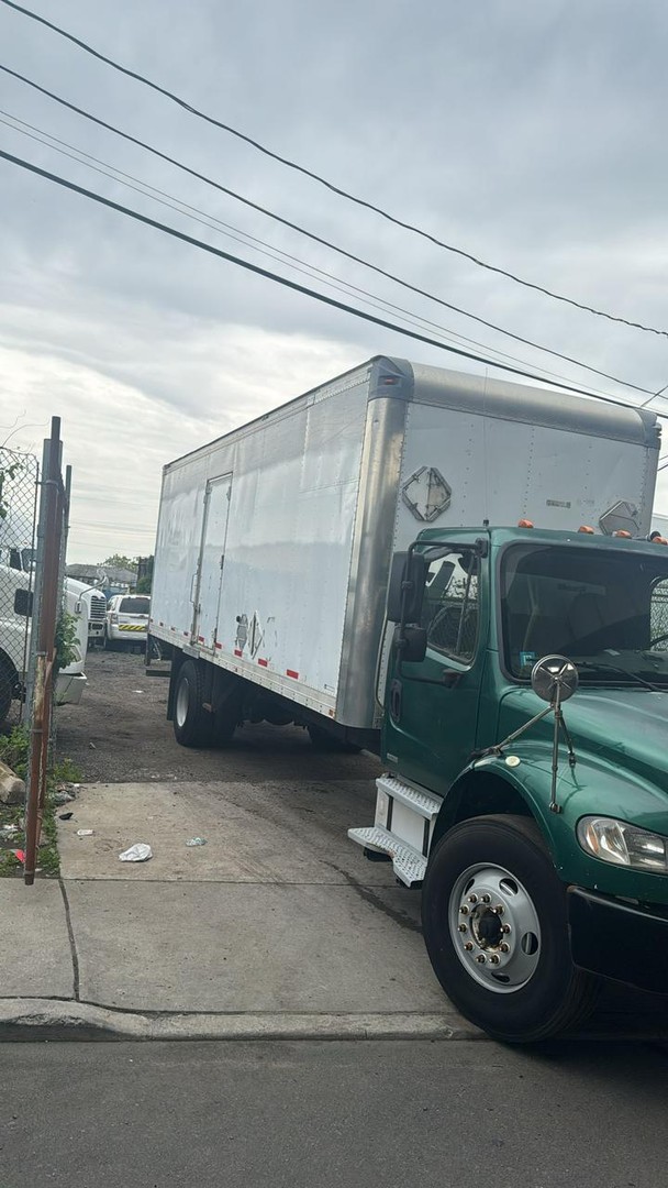 camiones y vehiculos pesados - SERVICIOS DE TRANSPORTE CAMION FREIGHTLINER 26 PIES 2