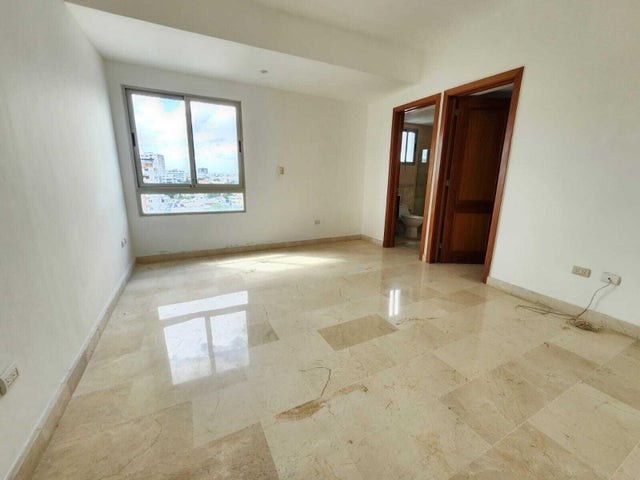 apartamentos - Apartamento En Alquiler En Evaristo Morales De Tres Habitaciones + Family 7