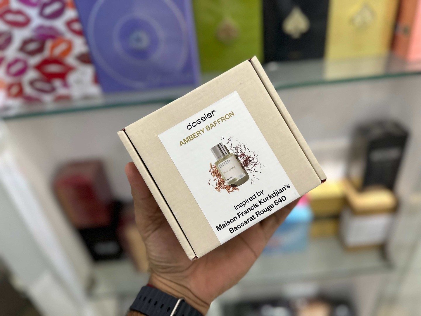 salud y belleza - Vendo Perfumes Dossier Ambery Saffron inspirado Bacarat Rouge Nuevo $ 4,300 NEG