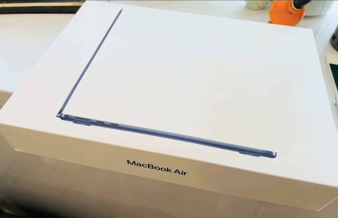 computadoras y laptops - Apple MacBook Air 2022, 13.6" M2 256GB SSD 8GB RAM 3