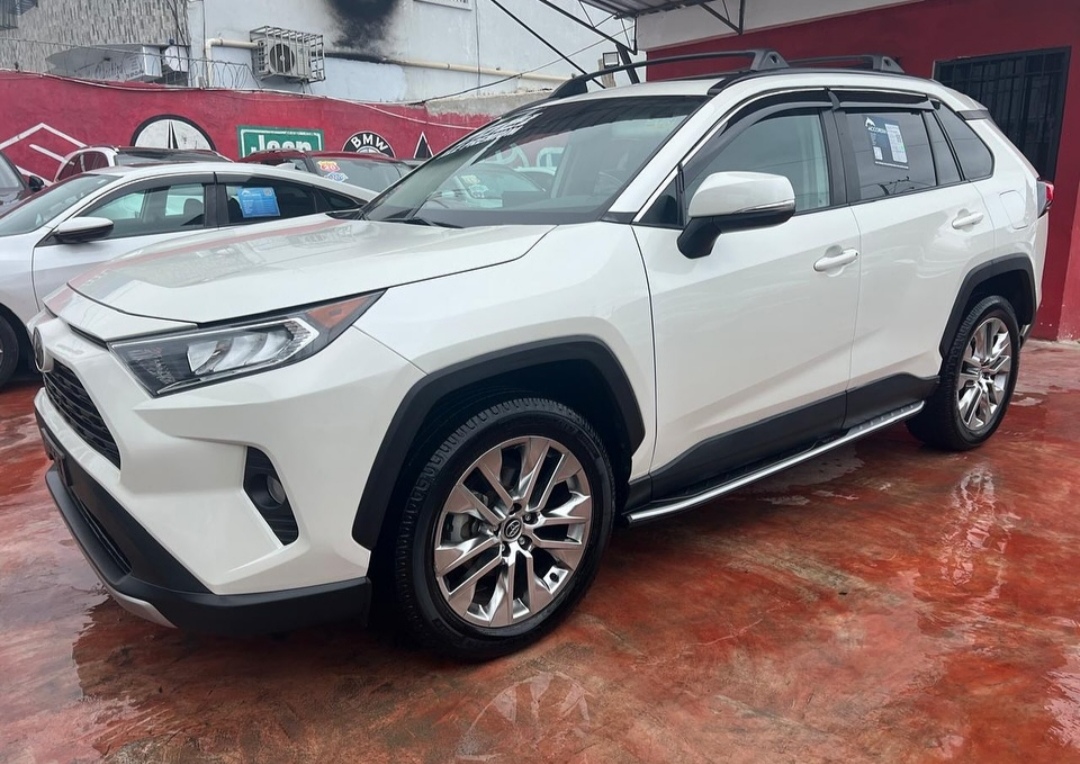 jeepetas y camionetas - 2022 Toyota Rav4 XLE Premium 20 Mil Millas  0