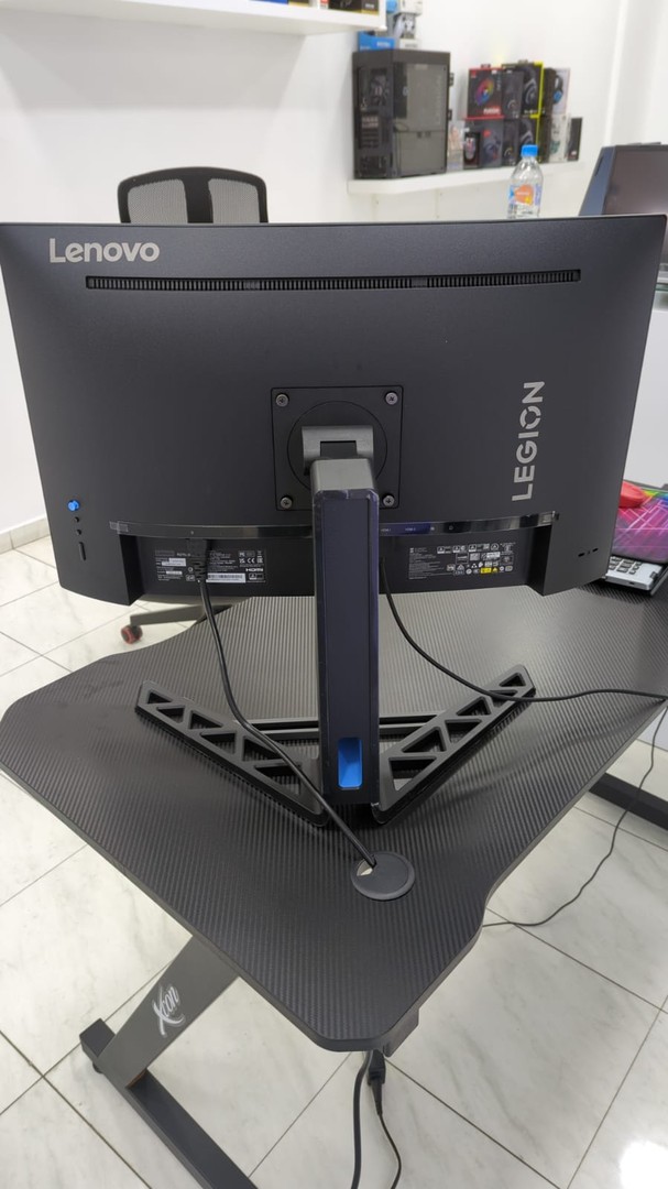 computadoras y laptops - Monitor Lenovo Legion R27FC-30 27" FHD 280Hz (67B6GAC1US) 1