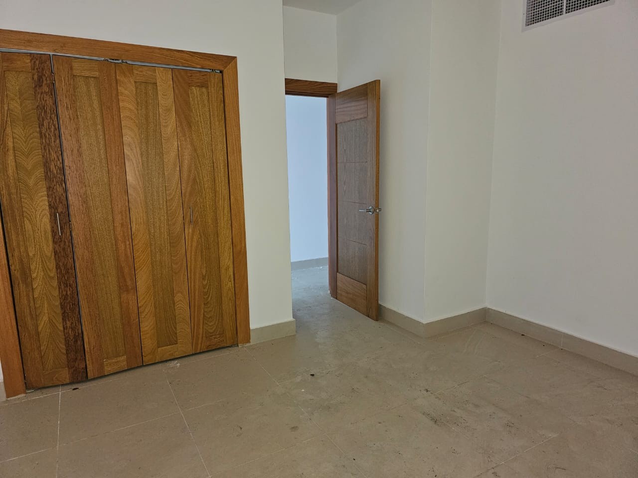 apartamentos - Venta de Apartamento primera linea de plara en Juan Dolio 3