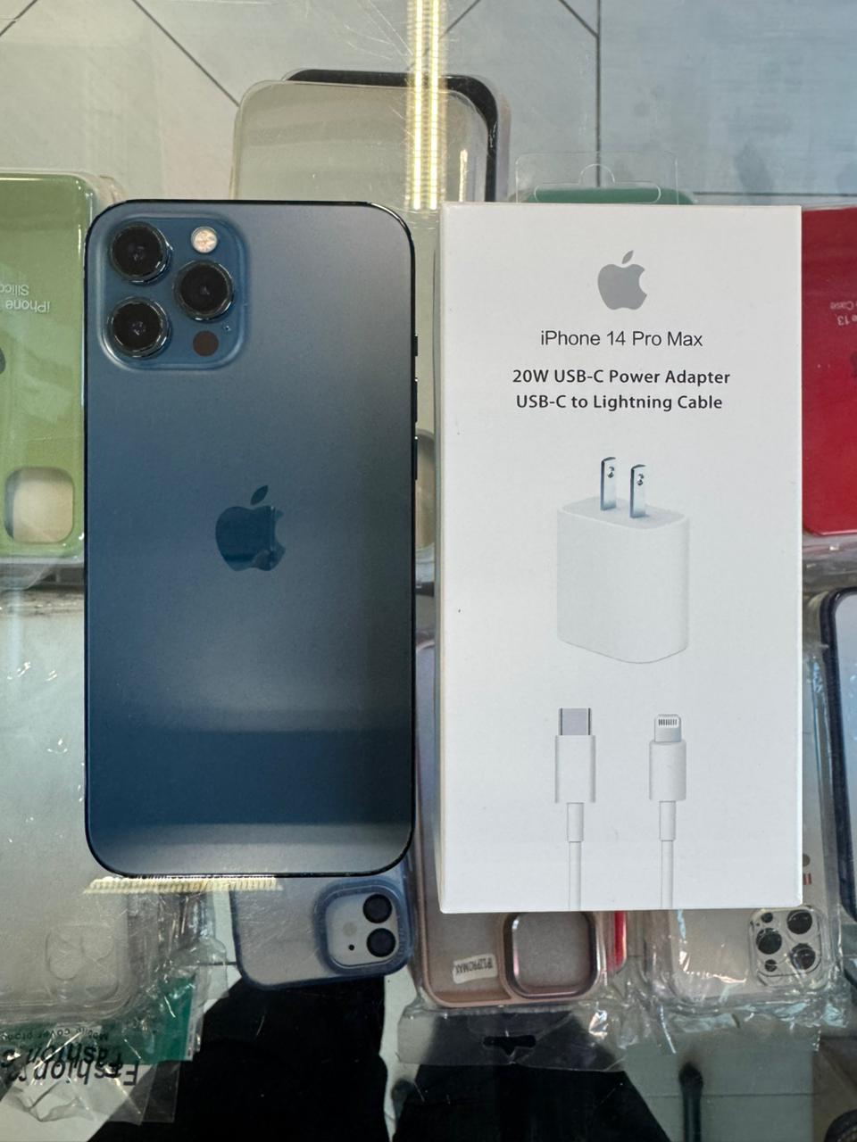 celulares y tabletas - Iphone 12 pro max azul 128 GB desbloqueado.