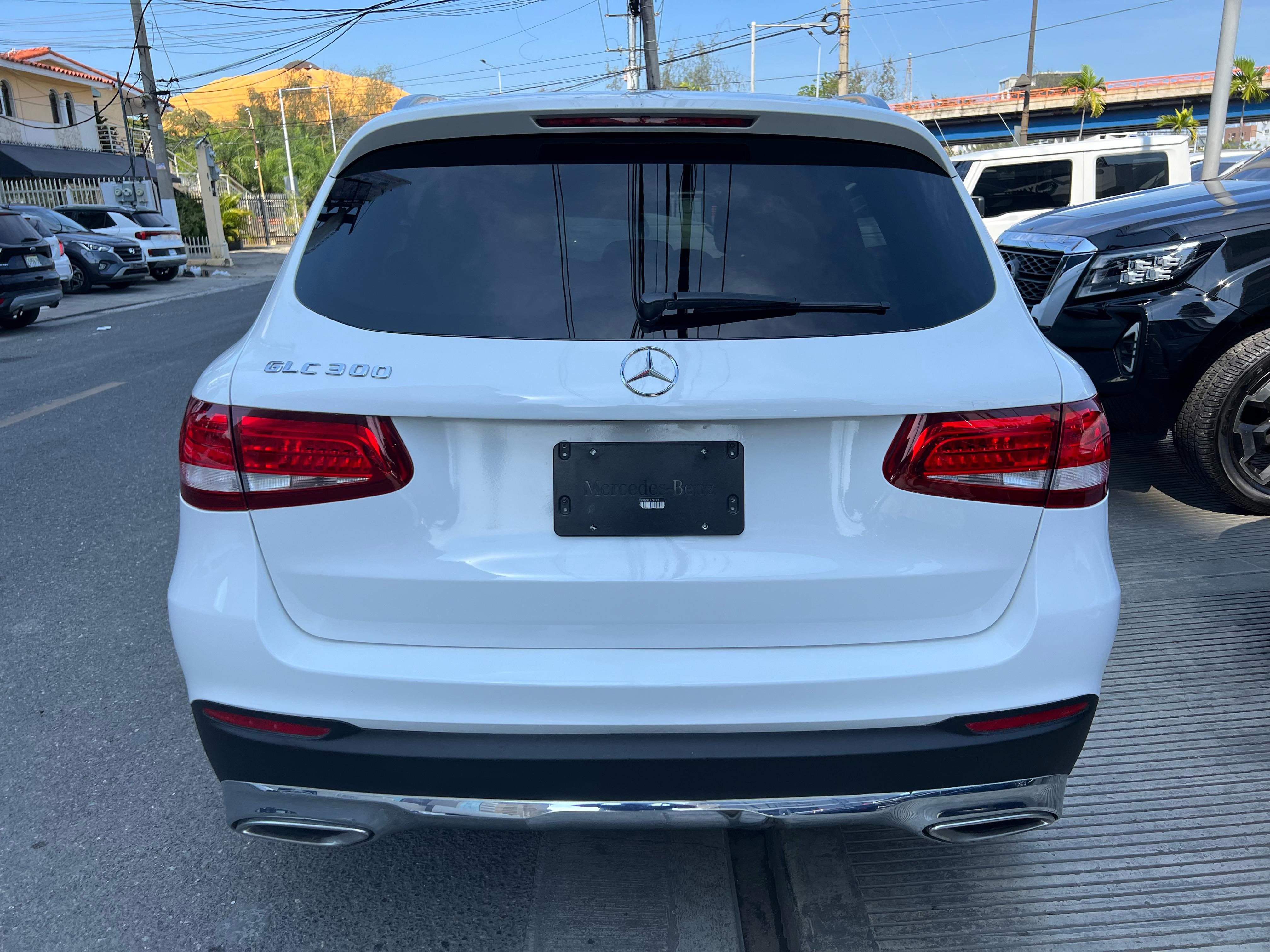 jeepetas y camionetas - Mercedes-Benz GLC 300 2018 3